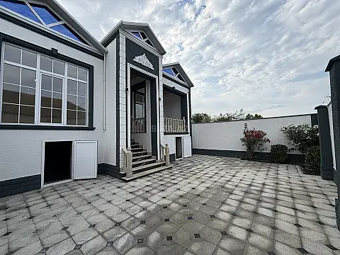 Satılır 4 otaqlı həyət evi 100 m² — Bakı 4 otaq 100.00 m²