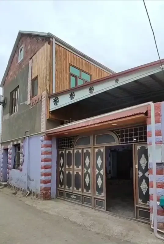 Satılır 5 otaqlı həyət evi 130 m²