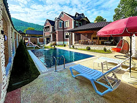 Kirayə verilir 7 otaqlı həyət evi 300 m² — Qəbələ 7 otaq 300.00 m²