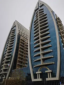 Kirayə verilir 3 otaqlı mənzil 150 m² — Bakı 3 otaq 150.00 m²
