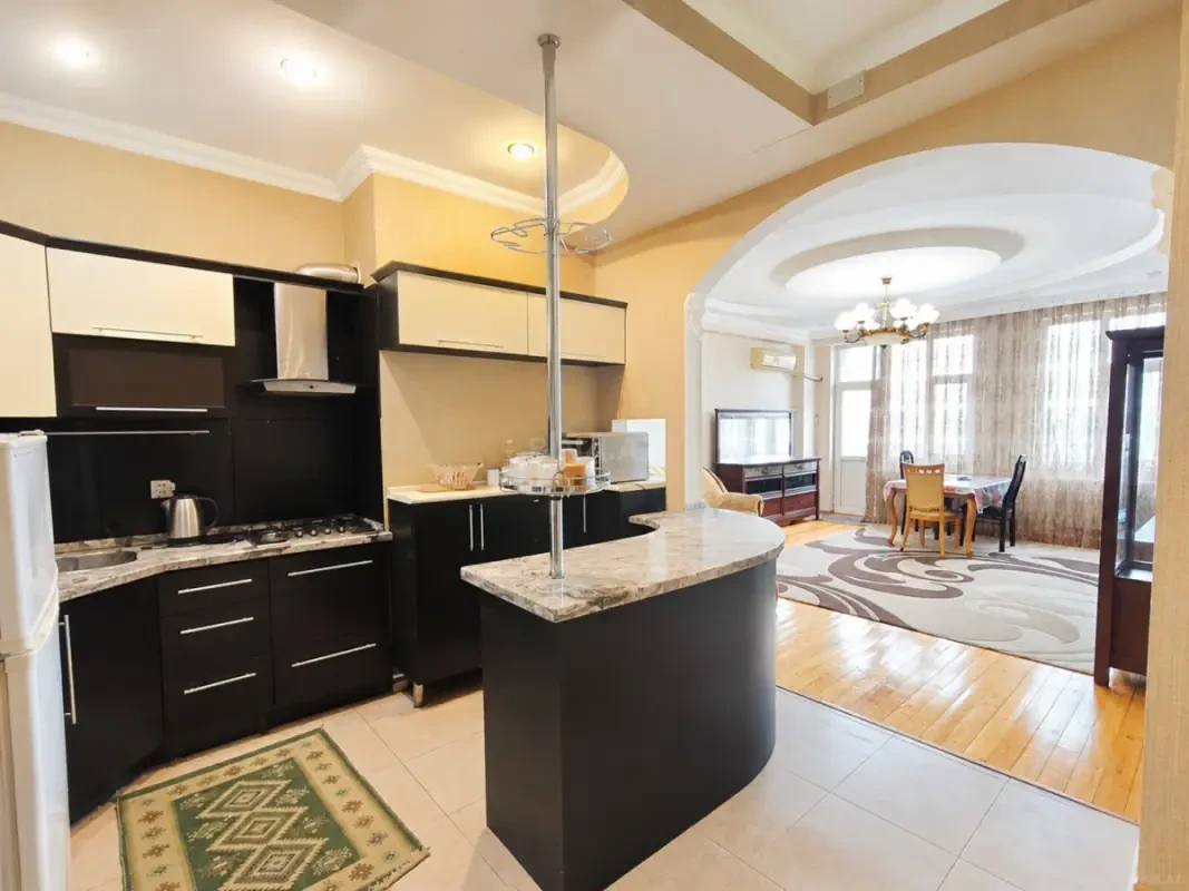 Kirayə verilir 3 otaqlı mənzil 110 m²