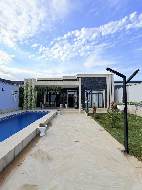 Kirayə verilir 4 otaqlı həyət evi 300 m²