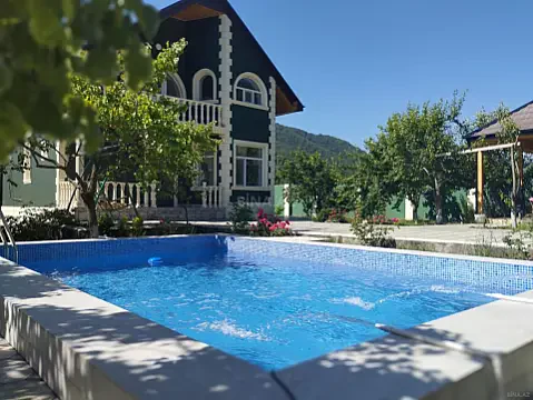 Kirayə verilir 4 otaqlı həyət evi 200 m² — Quba 4 otaq 200.00 m²