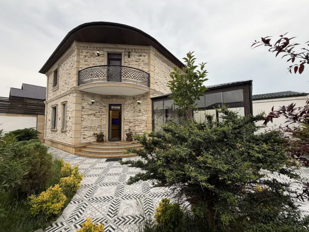 Kirayə verilir 6 otaqlı həyət evi 380 m²