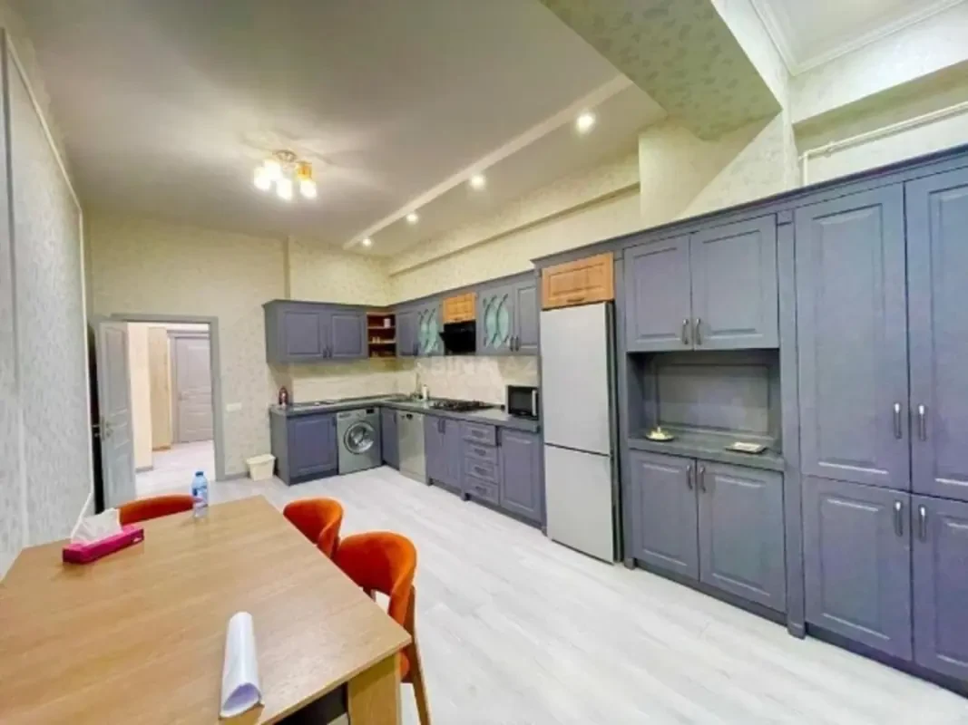 Kirayə verilir 4 otaqlı mənzil 170 m²