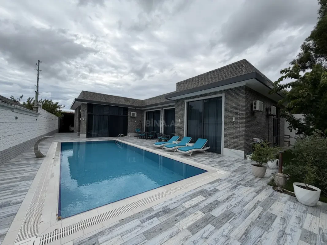 Satılır 5 otaqlı həyət evi 250 m²