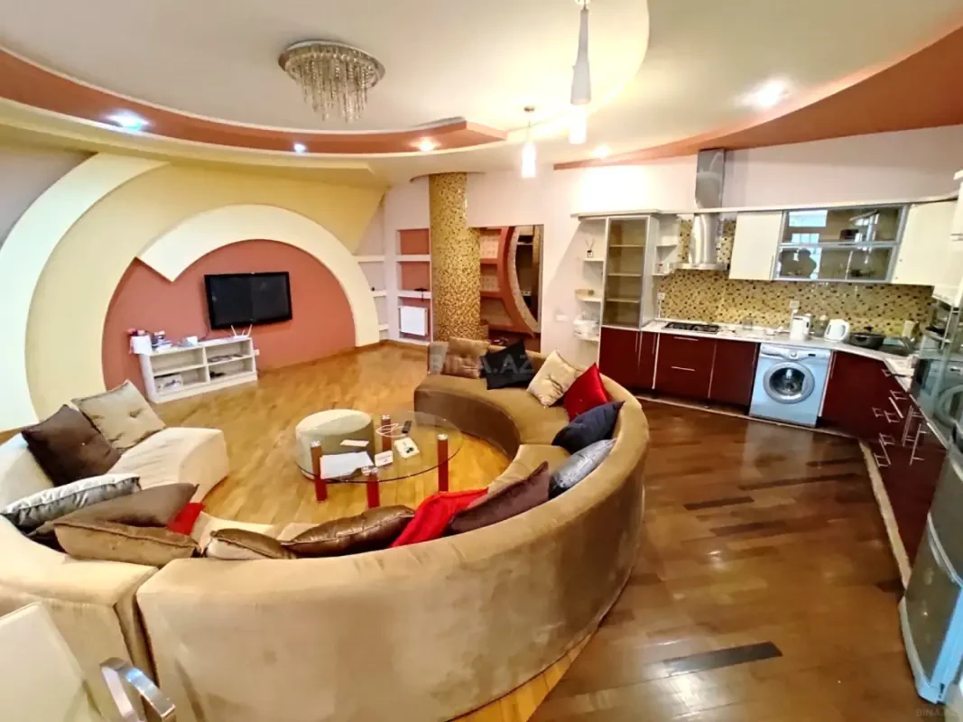 Kirayə verilir 2 otaqlı mənzil 100 m²
