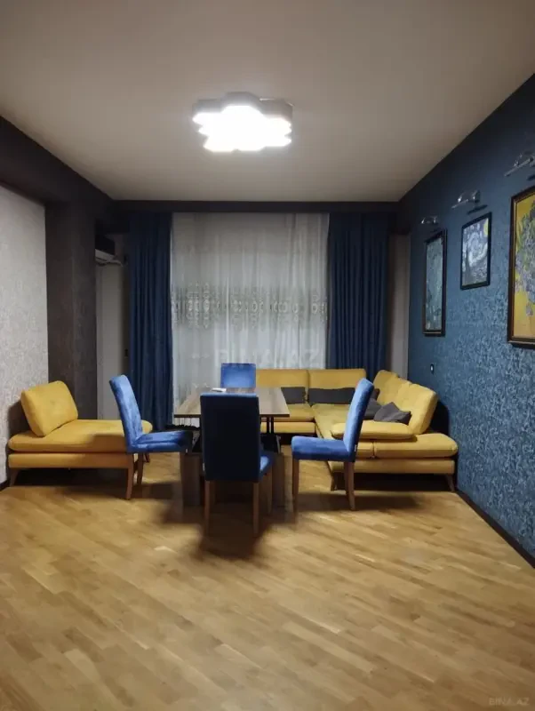 Kirayə verilir 3 otaqlı mənzil 120 m²