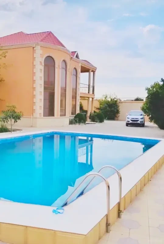 Kirayə verilir 5 otaqlı həyət evi 200 m²