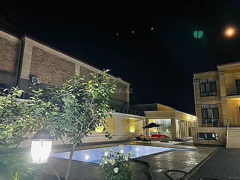 Kirayə verilir 7 otaqlı həyət evi 450 m² — Bakı, Novxanı 7 otaq 450.00 m²