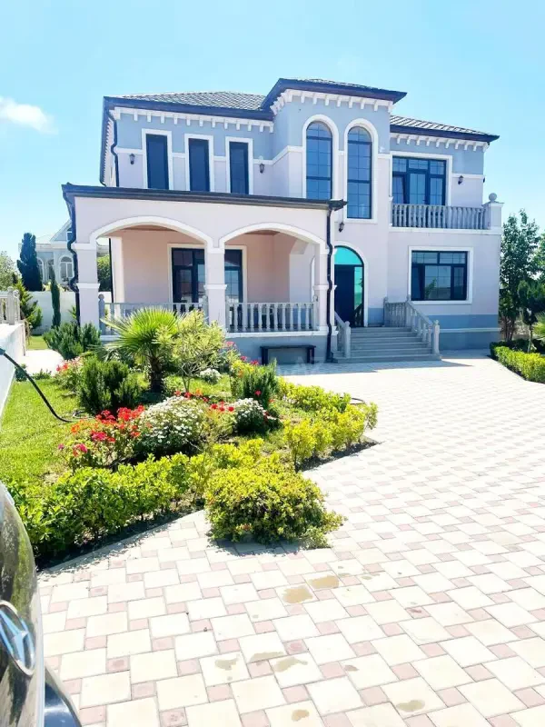 Satılır 7 otaqlı həyət evi 260 m²