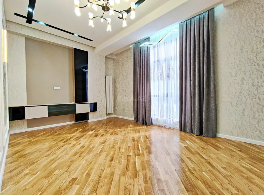 Satılır 2 otaqlı mənzil 76.1 m²