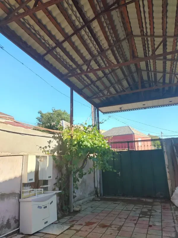 Satılır 4 otaqlı həyət evi 140 m²
