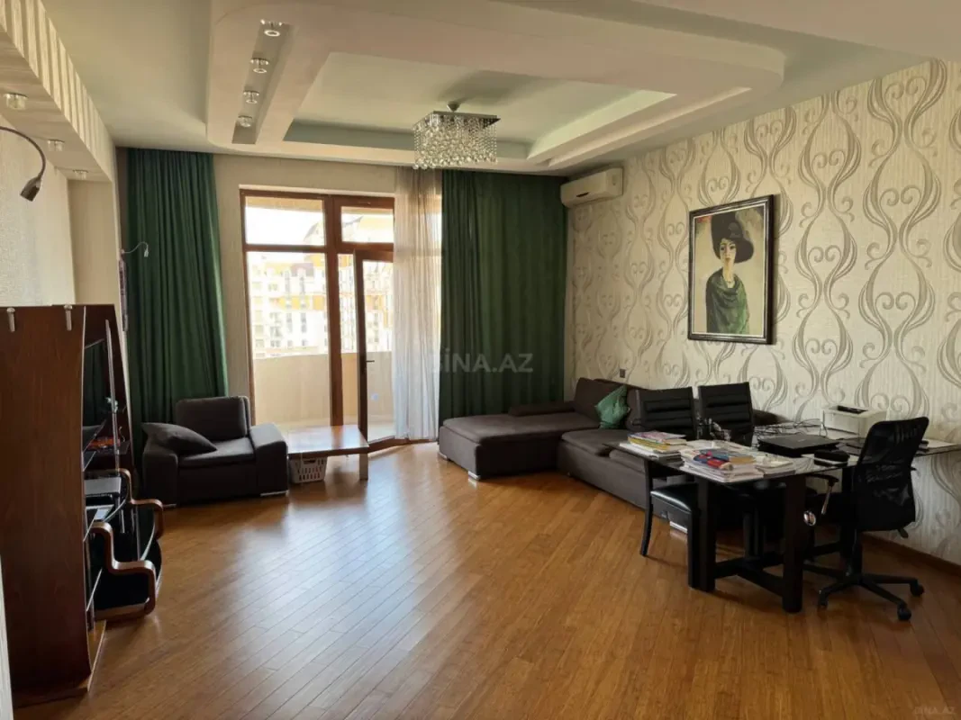 Kirayə verilir 3 otaqlı mənzil 135 m²