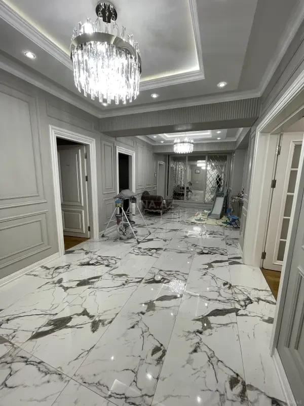 Satılır 4 otaqlı mənzil 180 m²