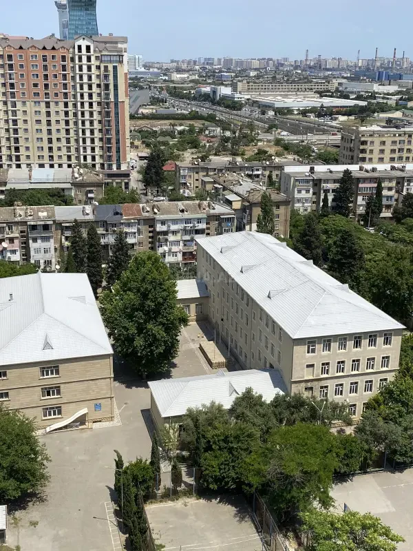 Kirayə verilir 2 otaqlı mənzil 90 m²
