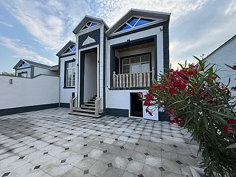 Satılır 4 otaqlı həyət evi 120 m² — Bakı 4 otaq 120.00 m²