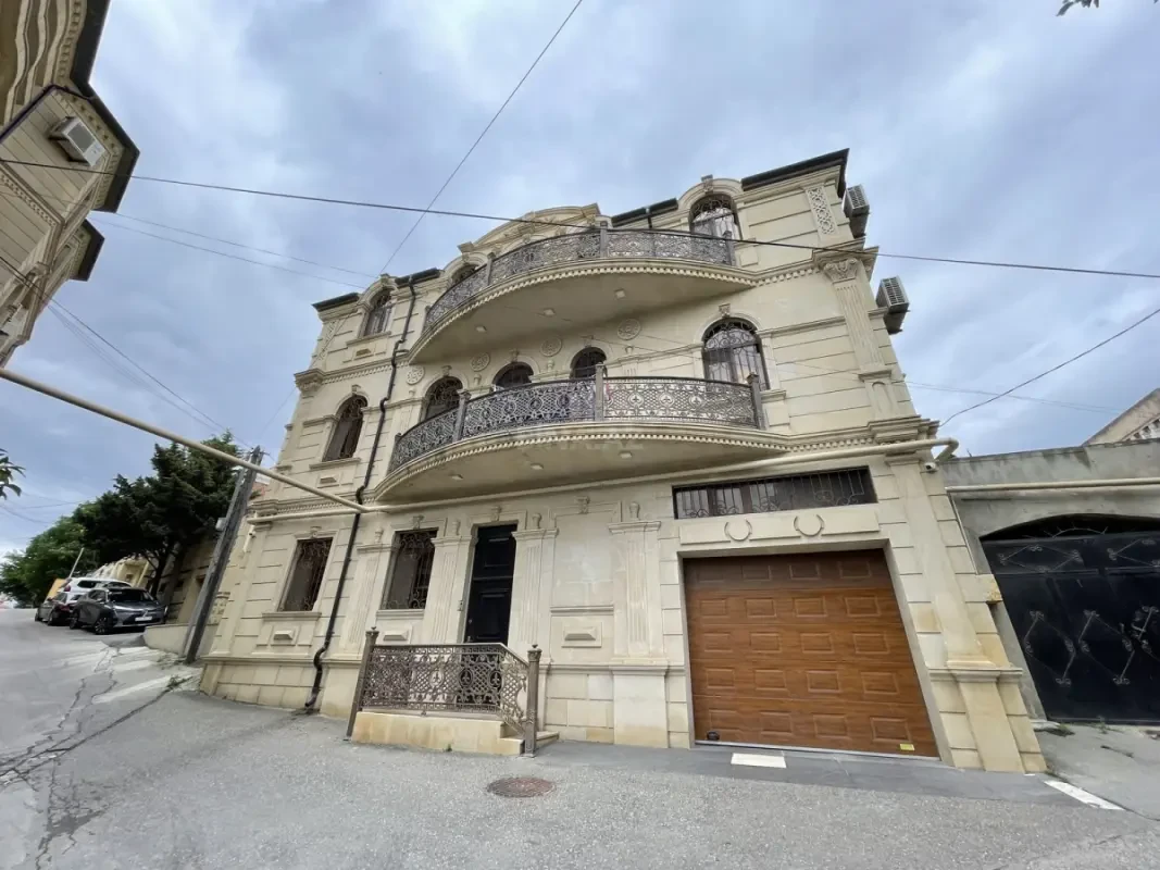 Kirayə verilir 6 otaqlı həyət evi 450 m²