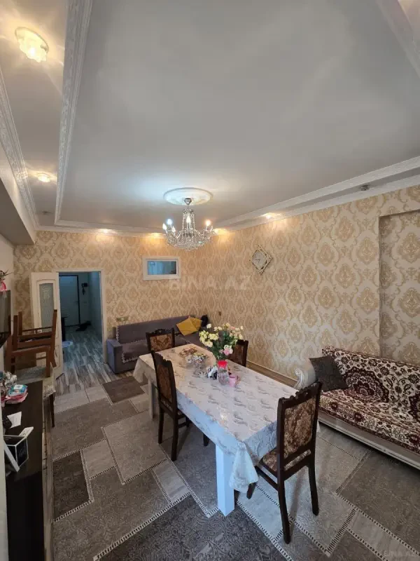 Kirayə verilir 2 otaqlı mənzil 68 m²