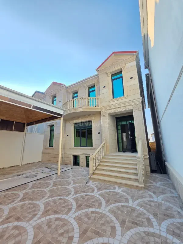 Satılır 6 otaqlı həyət evi 330 m²
