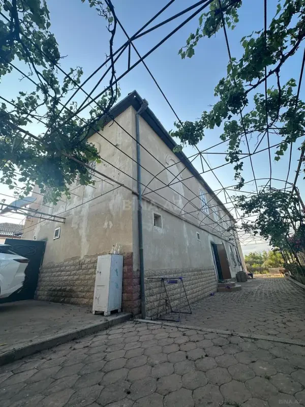 Satılır 5 otaqlı həyət evi 360 m²