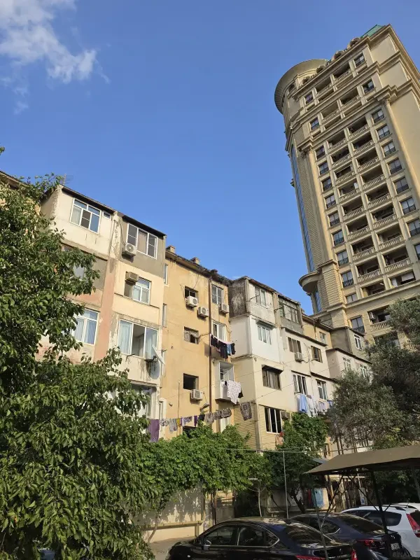 Satılır 2 otaqlı mənzil 51 m²