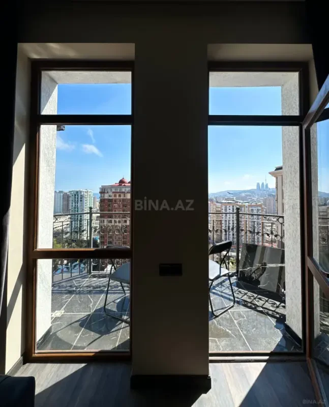 Kirayə verilir 2 otaqlı mənzil 102 m²