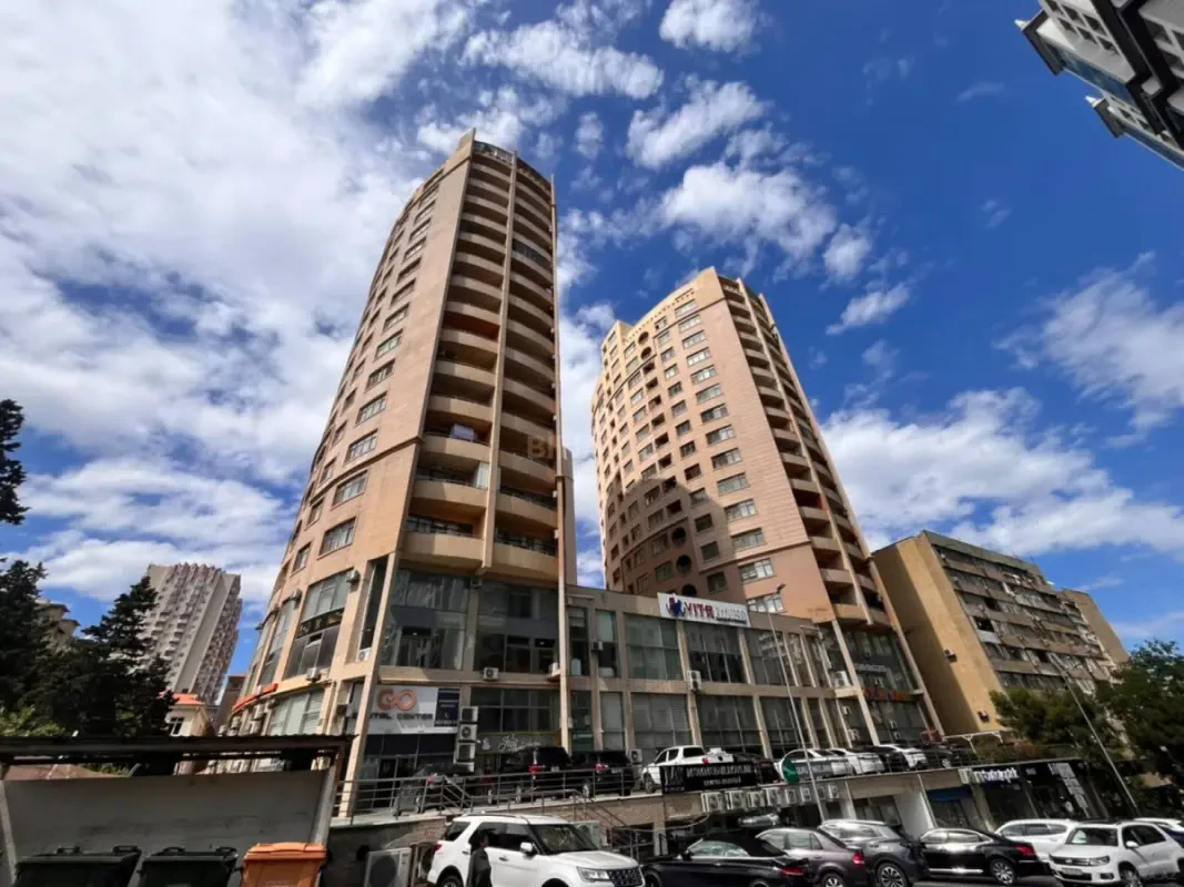 Satılır 2 otaqlı mənzil 85 m²