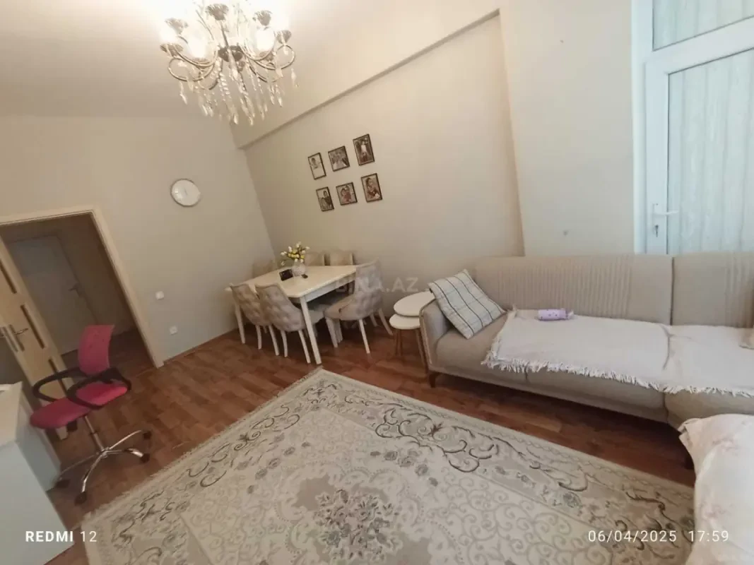 Satılır 2 otaqlı mənzil 76 m²