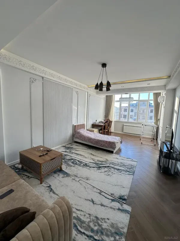 Kirayə verilir 3 otaqlı mənzil 117 m²