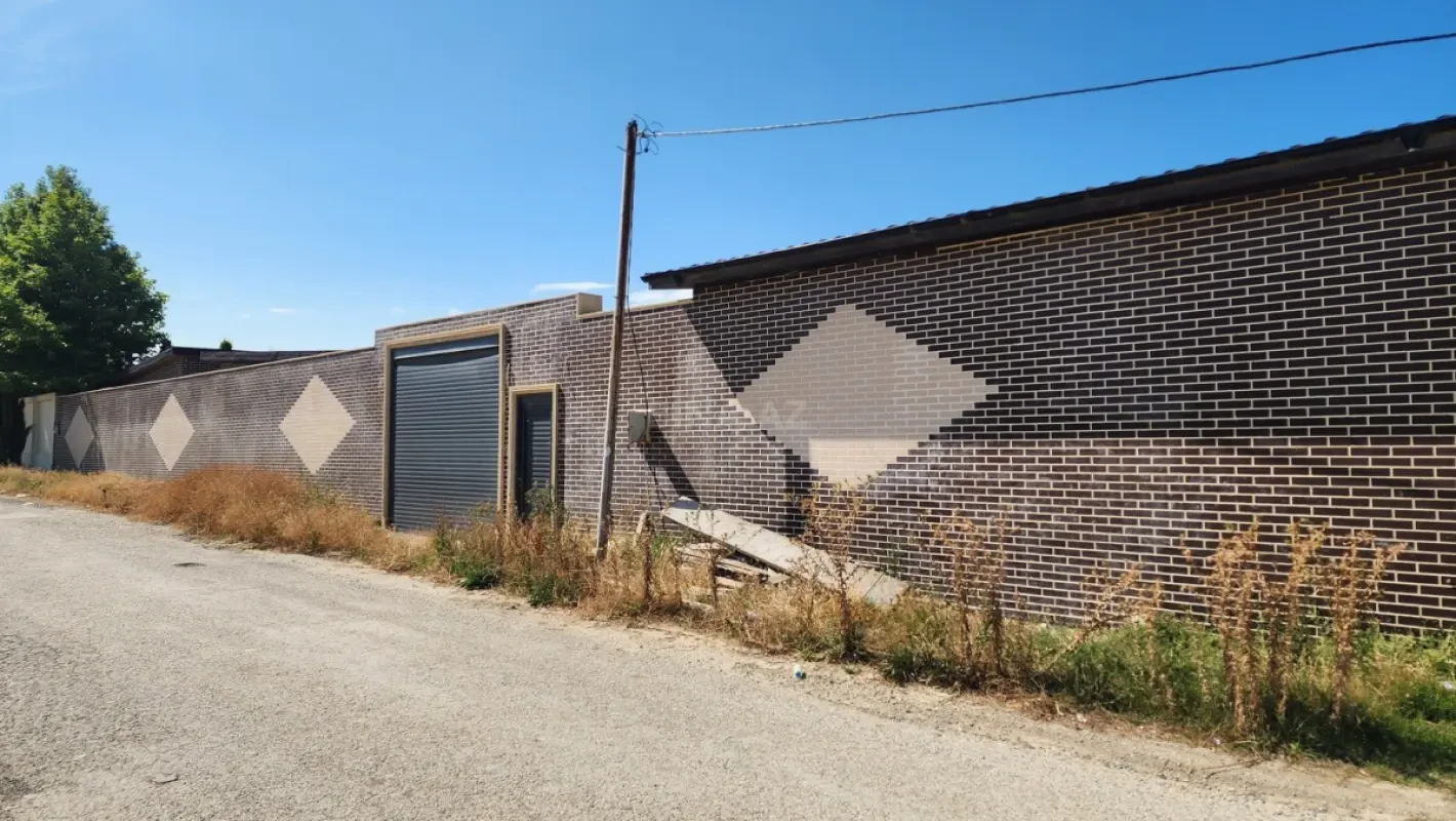 Satılır 7 otaqlı həyət evi 1600 m²