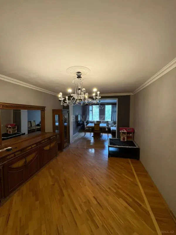 Satılır 3 otaqlı mənzil 93 m²