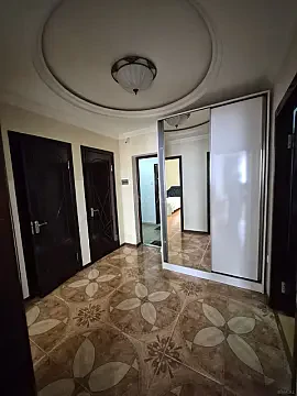 Kirayə verilir 3 otaqlı mənzil 98 m² — Bakı, Memar Əcəmi yanı 3 otaq 98.00 m²
