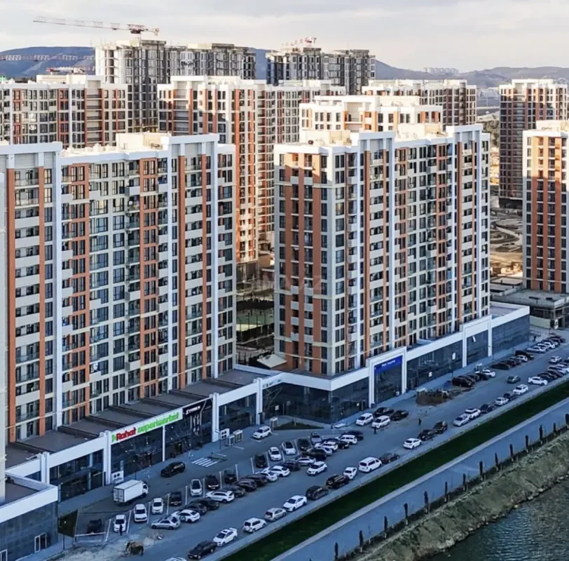 Satılır 3 otaqlı mənzil 83 m²