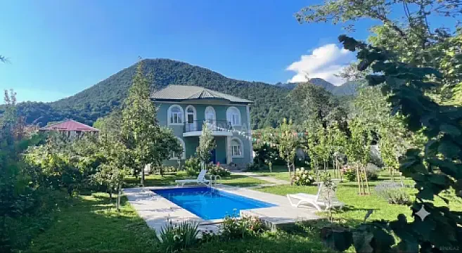 Kirayə verilir 5 otaqlı həyət evi 200 m² — Qəbələ 5 otaq 200.00 m²