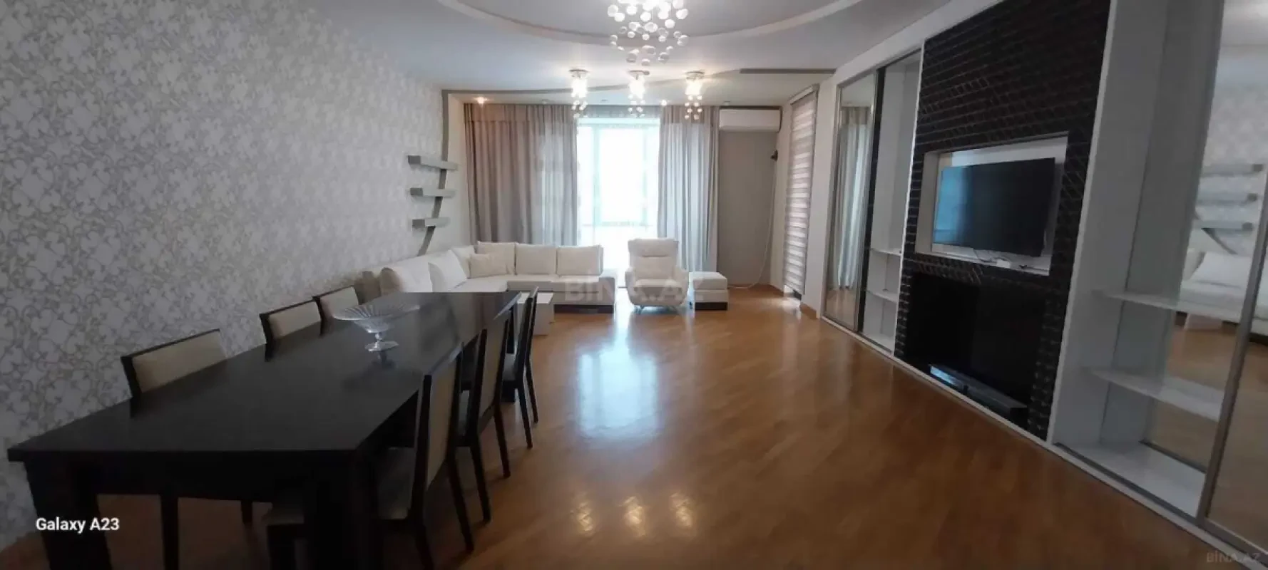 Kirayə verilir 3 otaqlı mənzil 171 m²
