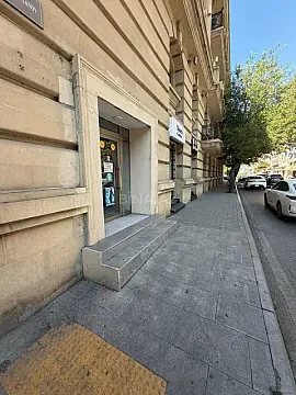 Kirayə verilir obyekt 50 m² — Bakı, Nəsimi 50.00 m²