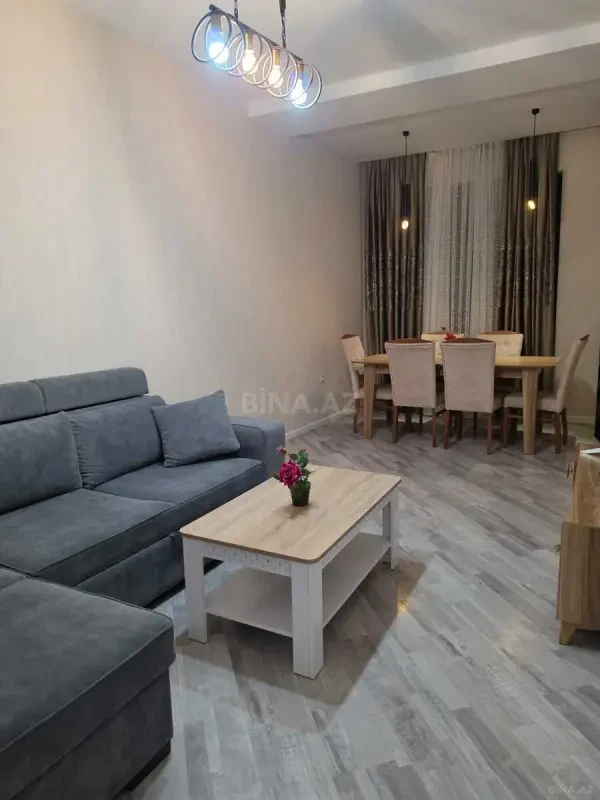 Kirayə verilir 2 otaqlı mənzil 67 m²