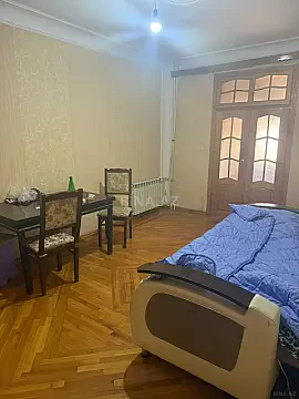 Satılır 2 otaqlı mənzil 45 m² — Bakı, Memar Əcəmi yanı 2 otaq 45.00 m²