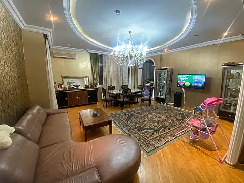 Kirayə verilir 3 otaqlı mənzil 160 m² — Bakı 3 otaq 160.00 m²