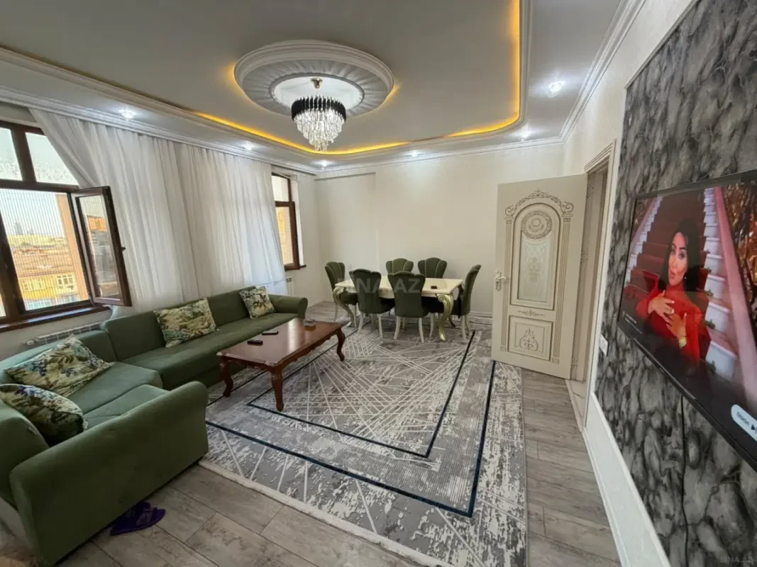 Kirayə verilir 2 otaqlı mənzil 95 m²