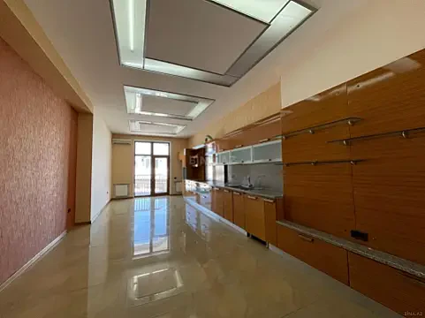 Kirayə verilir 4 otaqlı ofis 270 m² — Bakı, Sahil qəs. 4 otaq 270.00 m²