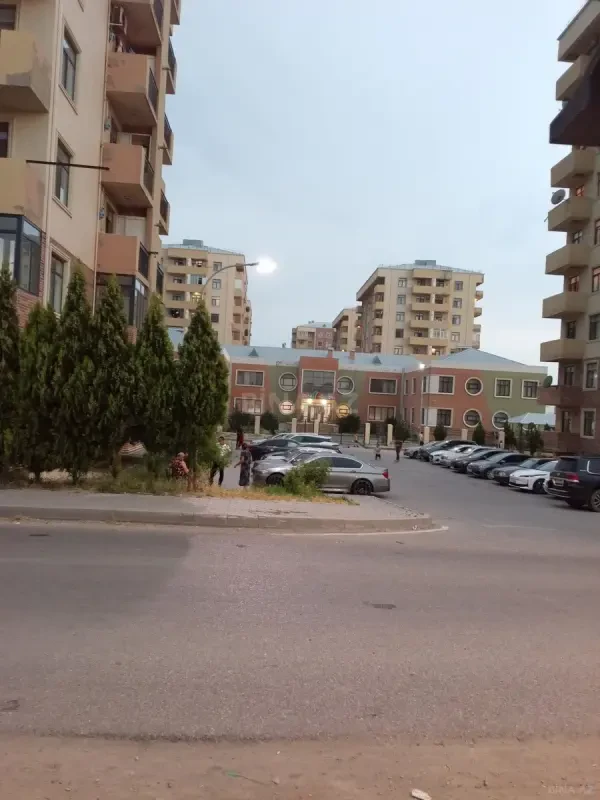 Kirayə verilir 2 otaqlı mənzil 75 m²