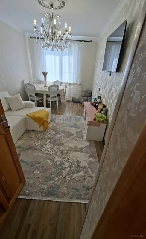 Satılır 5 otaqlı mənzil 110 m²