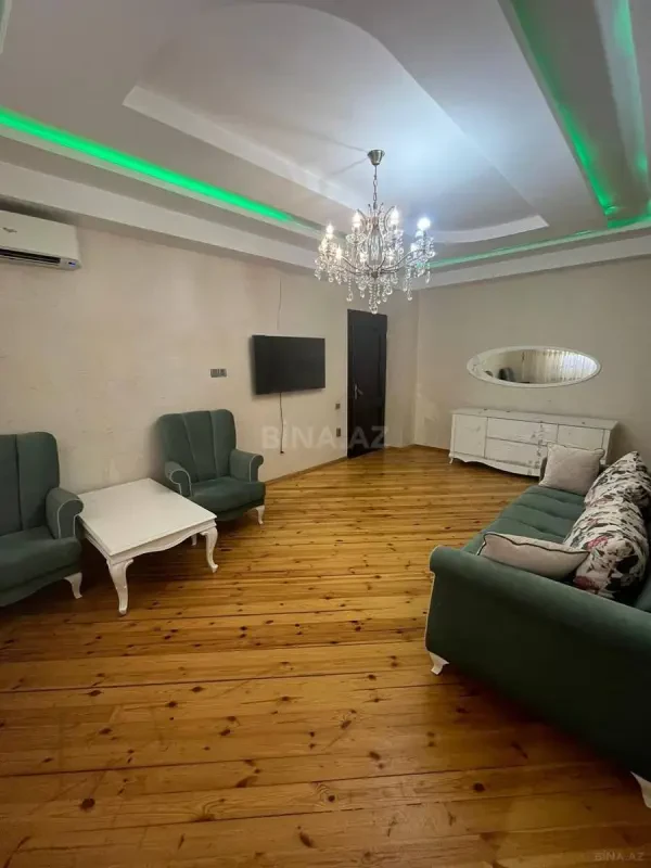 Kirayə verilir 2 otaqlı mənzil 80 m²