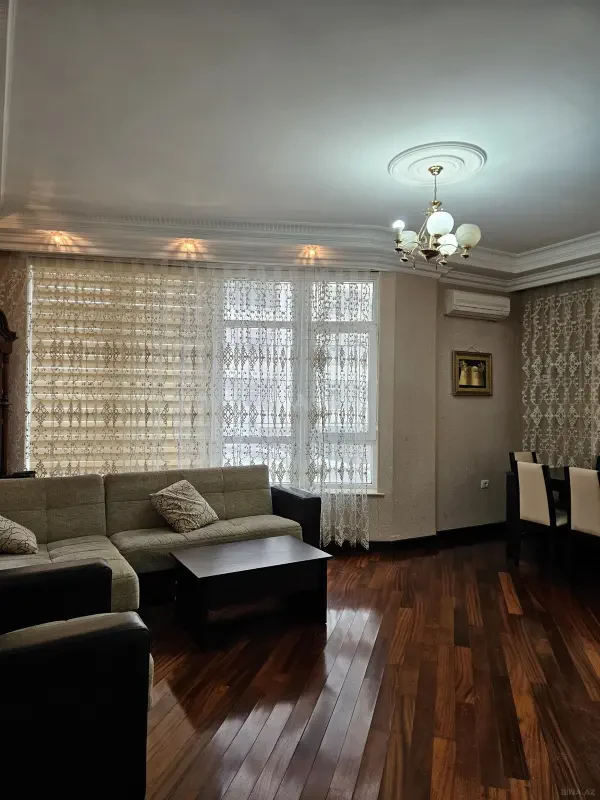 Kirayə verilir 3 otaqlı mənzil 120 m²