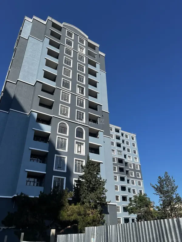 Satılır 3 otaqlı mənzil 109 m²