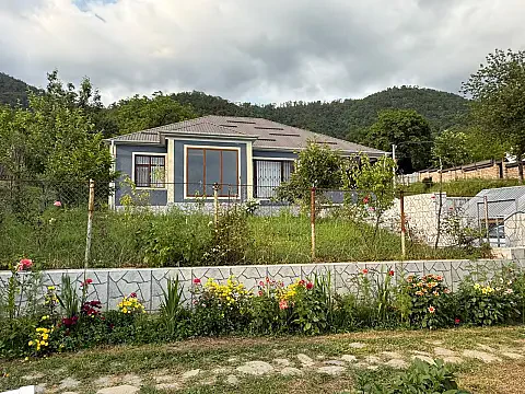Kirayə verilir 3 otaqlı həyət evi 120 m² — Qəbələ 3 otaq 120.00 m²