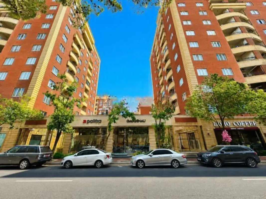 Satılır 3 otaqlı mənzil 127 m²
