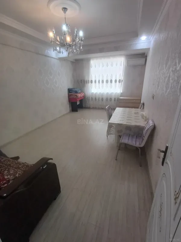 Kirayə verilir 2 otaqlı mənzil 68 m²